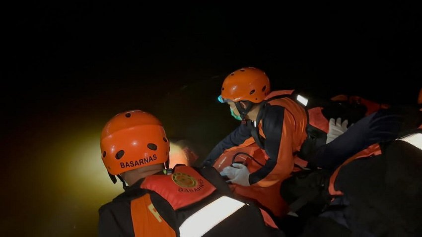 ABK TB Sinar Marine 05 Ditemukan Tak Bernyawa, Mengapung 50 Meter dari Lokasi Jatuh