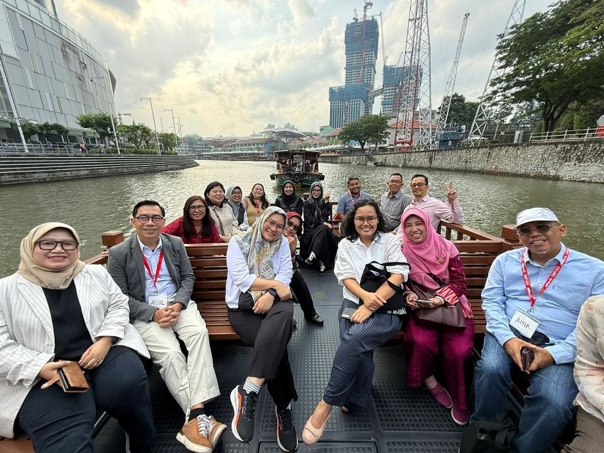 Amirullah Wakili Pontianak di Program Kepemimpinan Internasional Singapura