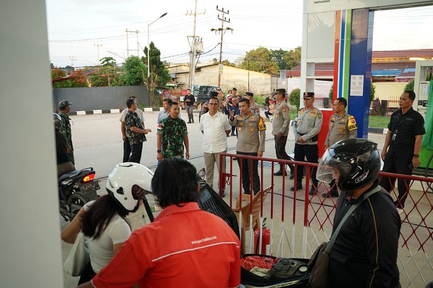Bupati Bengkayang dan Forkopimda Turun ke SPBU, Pastikan Stok BBM Aman dan Antrean Segera Diurai