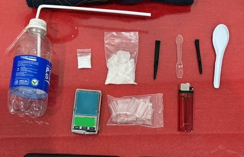 Digerebek Tengah Malam, Pria di Tumbang Titi Ditangkap dengan 20,79 Gram Sabu