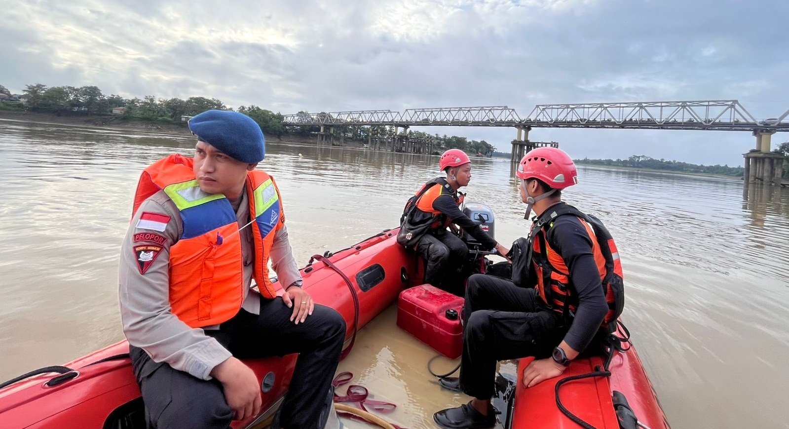 Empat Anak Tenggelam di Sungai Kapuas Sintang, Satu Ditemukan Meninggal, Dua Masih Dicari