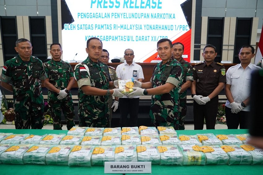Gagalkan Penyeludupan 55 Kg Sabu di Perbatasan RI-Malaysia, Pangdam Tegaskan Perang Tanpa Kompromi