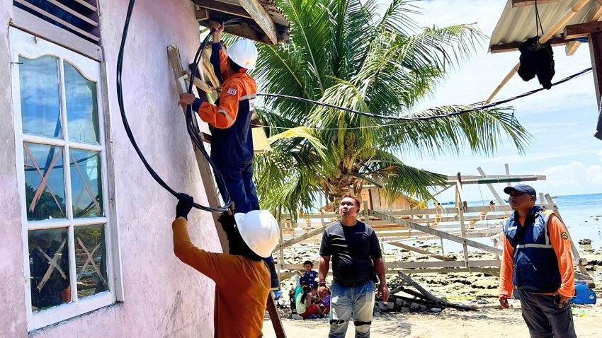 Genset Baru Terangi Pulau Meledang, PT DIB Pulihkan Listrik untuk Warga Kepulauan Karimata