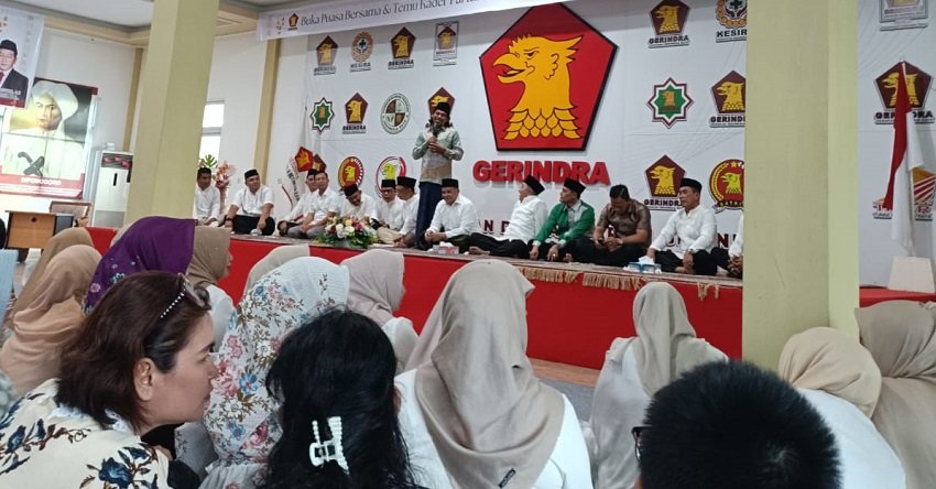 Gerindra Kalbar Buka Puasa Bersama Tokoh Masyarakat dan Anak Yatim