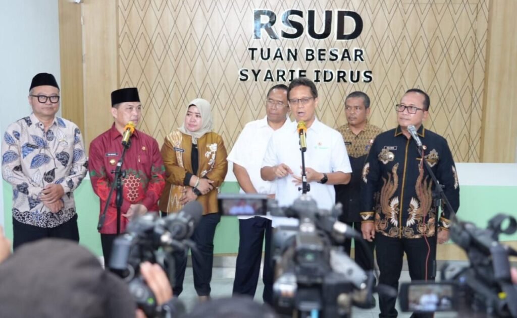 Gubernur Norsan dan Menkes Budi Tinjau Kesiapan RSUD Syarif Idrus