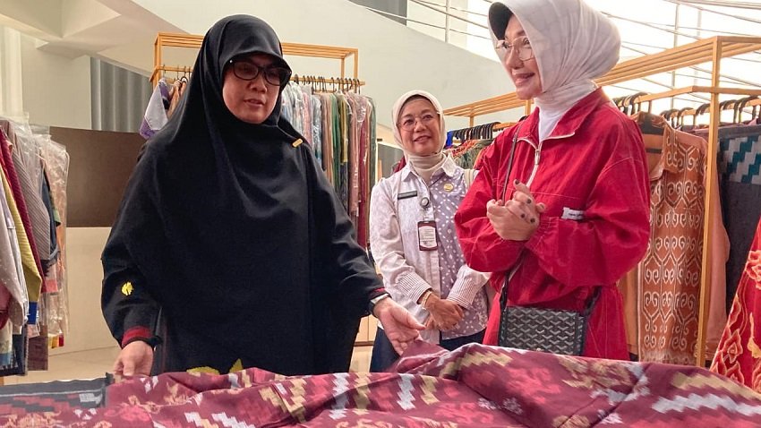 Ketua DWP Kementerian LH Kagum UMKM Center Pontianak, Dorong Jadi Lokasi Kegiatan Nasional