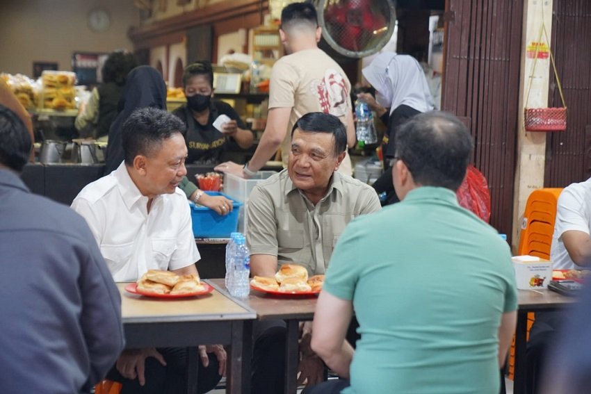Ngopi di Warung Asiang, Menko Polkam Puji Pontianak Nyaman dan Kondusif