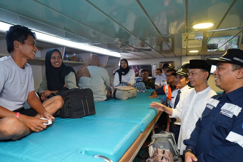 Pantau Langsung Mudik Jalur Laut, Wali Kota Pontianak Pastikan Pelabuhan Dwikora Aman dan Lancar