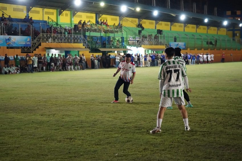 Pembukaan POPDA 2026 Meriah, Duet Edi–Bahasan Borong Gol di Stadion Keboen Sajoek