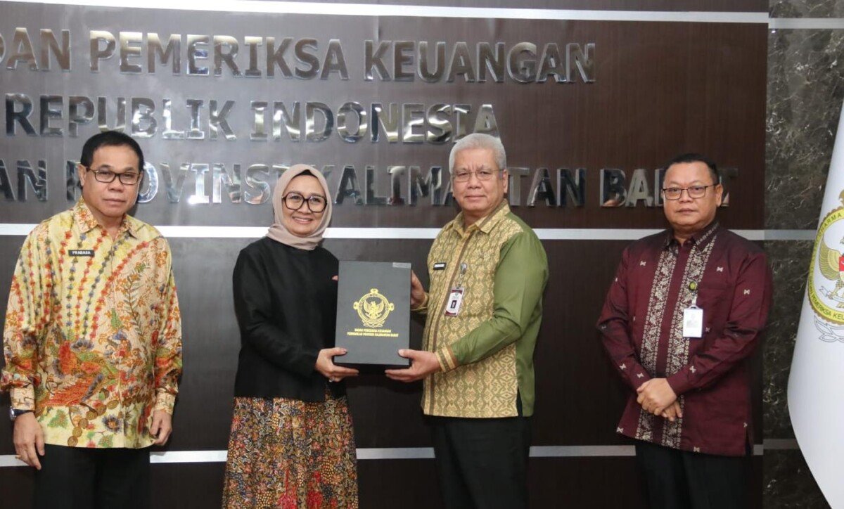 Pemrov Kalbar Terima LHP Tematik BPK Tahun Anggaran 2025