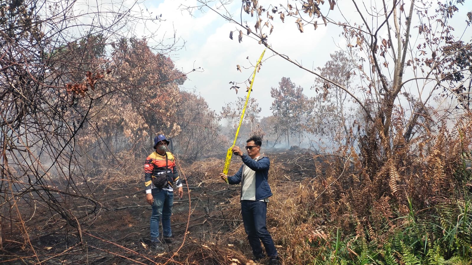 Garis Polisi Dipasang di Lokasi Karhutla Sungai Raya, Lahan Gambut 5 Hektare Diselidiki