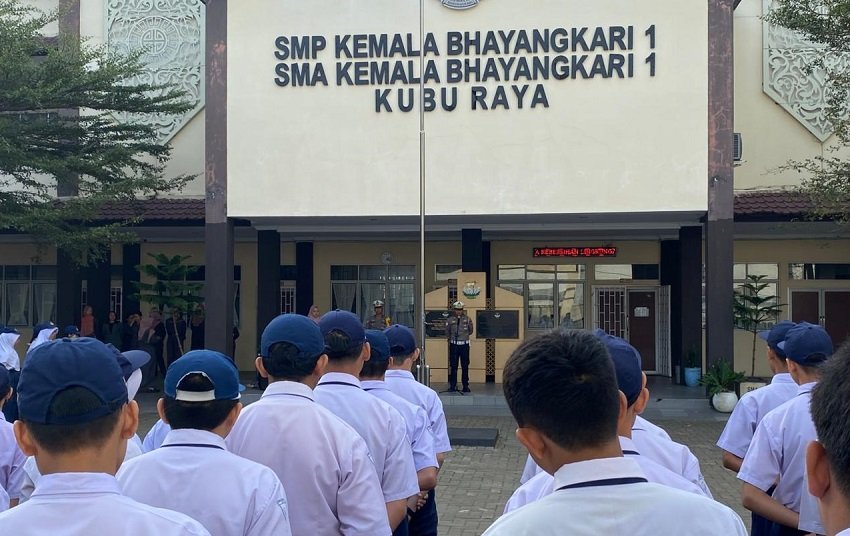 Satlantas Kubu Raya Edukasi Pelajar SMP Soal Larangan Balap Liar dan Knalpot Brong