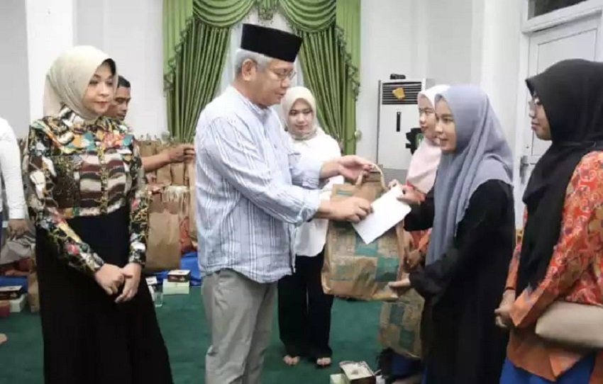 Sekda Kalbar dan Jurnalis Berbagi Berkah Ramadan, Anak Panti Asuhan Diajak Bermimpi Setinggi Langit
