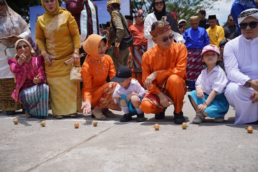 Tanpa Bayangan di Garis Khatulistiwa, Traveller Swiss Takjub Saksikan Kulminasi Matahari di Pontiana