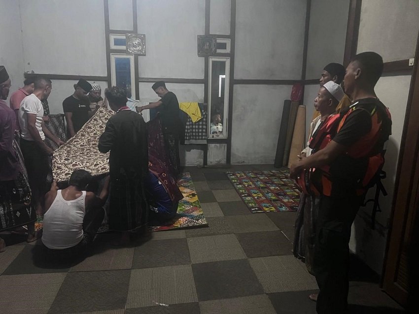 Terjatuh dari Kelotok, Warga Landak Ditemukan Meninggal di Sungai Landak