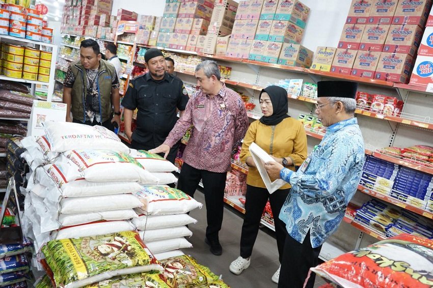 Wali Kota Edi Kamtono Minta Warga Pontianak Tak Panic Buying, Stok Bahan Pokok Dipastikan Aman